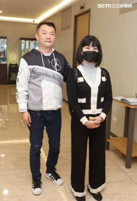 72歲歌仔戲大師離世，獨子曝「媽媽顯靈了」回來看孫子女，看護凌晨「聽見倒茶走路聲」淚吐思念：我們情同母女