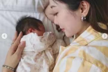陶晶瑩「親自送大紅包」給納豆女兒!依依感動:忙到不行還趕場來看