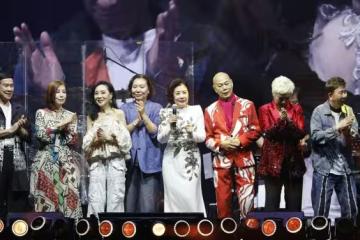 70歲TVB前女星舉辦演唱會!超性感透視裙跳唱《APT.》!趙雅芝汪明荃黎耀祥眾星雲集